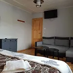Koliba Nad Bialka Bed & Breakfast 3*